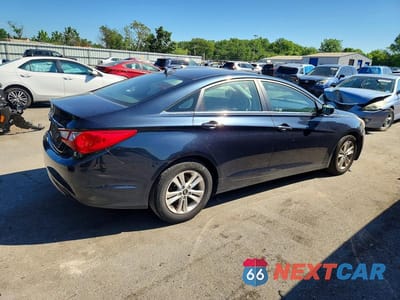 Trzecie zdjęcie samochodu z tyłu: 2011 HYUNDAI SONATA GLS VIN:5NPEB4AC1BH103823 - miniatura