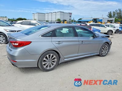 Trzecie zdjęcie samochodu z tyłu: 2015 HYUNDAI SONATA SPORT VIN:5NPE34AF5FH080057 - miniatura