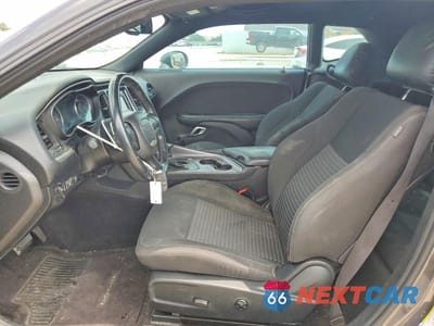 Zdjęcie 7 z 13 samochodu: 2017 DODGE CHALLENGER SXT VIN:2C3CDZAGXHH501426 - miniatura