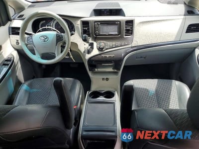 Zdjęcie 8 z 14 samochodu: 2014 TOYOTA SIENNA SPORT VIN:5TDXK3DC7ES423077 - miniatura