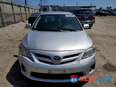 Piąte zdjęcie samochodu w środku: 2011 TOYOTA COROLLA LE VIN:2T1BU4EE0BC586992 - miniatura