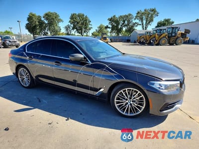 Czwarte zdjęcie samochodu z boku: 2019 BMW 530E VIN:WBAJA9C52KB389869 - miniatura