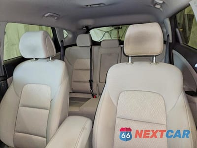 Zdjęcie 10 z 13 samochodu: 2017 HYUNDAI TUCSON SE VIN:KM8J3CA41HU565954 - miniatura