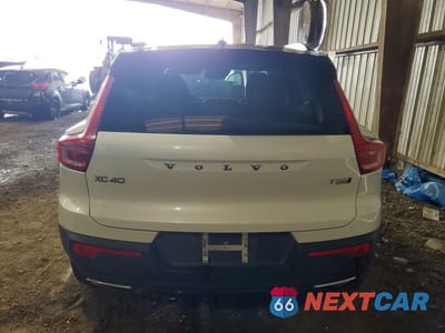 Zdjęcie 6 z 12 samochodu: 2019 VOLVO XC40 T5 R-DESIGN VIN:YV4162UM7K2107000 - miniatura