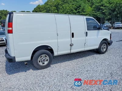 Trzecie zdjęcie samochodu z tyłu: 2016 GMC SAVANA G2500 DELIVERY VAN VIN:1GTW7AFF4G1191577 - miniatura