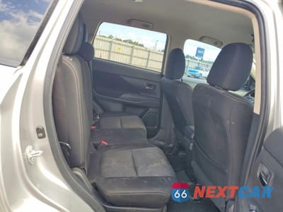 Zdjęcie 11 z 13 samochodu: 2018 MITSUBISHI OUTLANDER SE VIN:JA4AZ3A35JZ061355 - miniatura