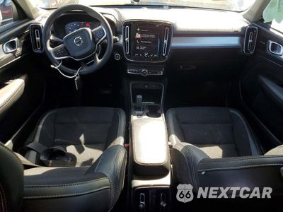 Zdjęcie 8 z 13 samochodu: 2020 VOLVO XC40 T5 MOMENTUM VIN:YV4162UK1L2276476 - miniatura