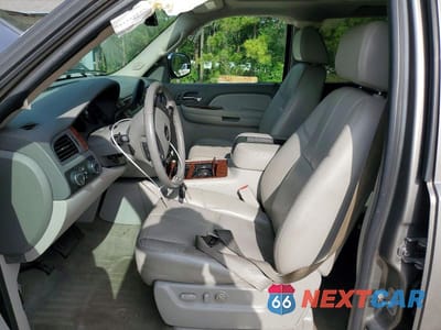 Zdjęcie 7 z 13 samochodu: 2008 CHEVROLET SUBURBAN K1500 LS VIN:3GNFK16398G193646 - miniatura