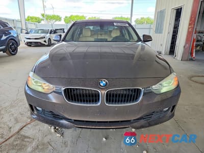 Piąte zdjęcie samochodu w środku: 2014 BMW 328 XI VIN:WBA3B3C56EJ980820 - miniatura