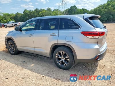 Drugie zdjęcie samochodu z przodu: 2018 TOYOTA HIGHLANDER LE PLUS VIN:5TDBZRFH4JS878769 - miniatura