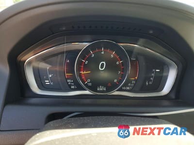 Zdjęcie 9 z 12 samochodu: 2016 VOLVO XC60 T5 PREMIER VIN:YV440MDKXG2820246 - miniatura