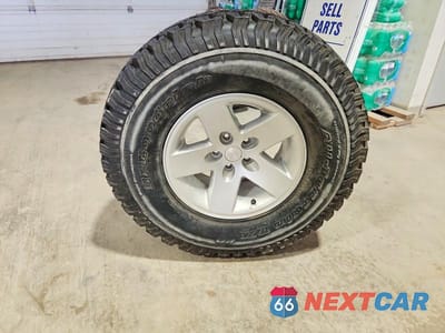 Zdjęcie 12 z 13 samochodu: 2005 JEEP WRANGLER / TJ UNLIMITED VIN:1J4FA44S55P353529 - miniatura