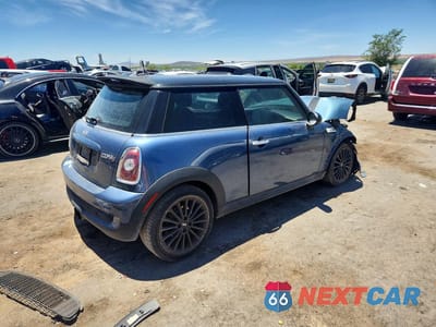 Trzecie zdjęcie samochodu z tyłu: 2010 MINI COOPER S VIN:WMWMF7C55ATZ73372 - miniatura