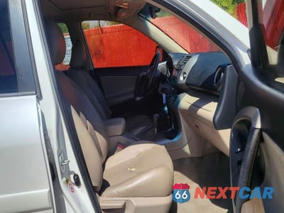 Piąte zdjęcie samochodu w środku: 2007 TOYOTA RAV4 LIMITED VIN:JTMBK31V675033483 - miniatura