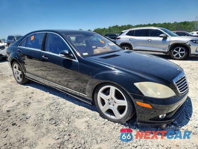 Czwarte zdjęcie samochodu z boku: 2007 MERCEDES-BENZ S 550 VIN:WDDNG71X37A051511 - miniatura