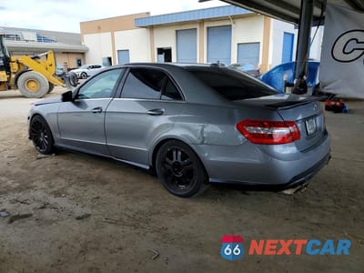 Drugie zdjęcie samochodu z przodu: 2011 MERCEDES-BENZ E 550 VIN:WDDHF7CB8BA316918 - miniatura