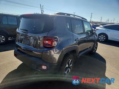Trzecie zdjęcie samochodu z tyłu: 2021 JEEP RENEGADE TRAILHAWK VIN:ZACNJDC1XMPM24538 - miniatura