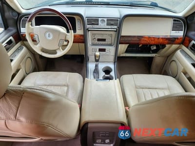 Zdjęcie 8 z 14 samochodu: 2003 LINCOLN NAVIGATOR VIN:5LMFU27R23LJ43946 - miniatura