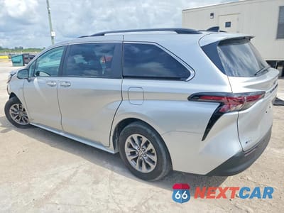 Drugie zdjęcie samochodu z przodu: 2025 TOYOTA SIENNA XLE 8-PASSENGER VIN:5TDYRKEC2SS227911 - miniatura