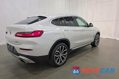 Czwarte zdjęcie samochodu z boku: 2022 BMW X4 XDRIVE30I VIN:5UX33DT03N9K23609 - miniatura