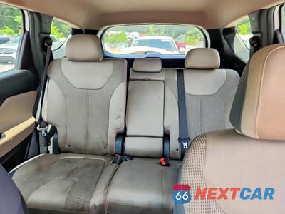 Zdjęcie 10 z 13 samochodu: 2019 HYUNDAI SANTA FE SE VIN:5NMS23AD0KH041818 - miniatura