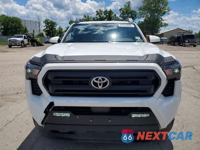 Piąte zdjęcie samochodu w środku: 2024 TOYOTA TACOMA DOUBLE CAB VIN:3TMLB5JN5RM068691 - miniatura