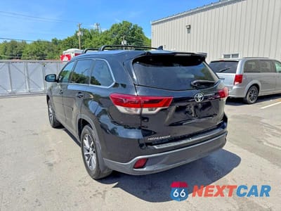 Drugie zdjęcie samochodu z przodu: 2019 TOYOTA HIGHLANDER XLE VIN:5TDJZRFH6KS934563 - miniatura