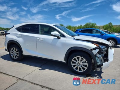 Czwarte zdjęcie samochodu z boku: 2018 LEXUS NX 300 BASE VIN:JTJYARBZ0J2111554 - miniatura