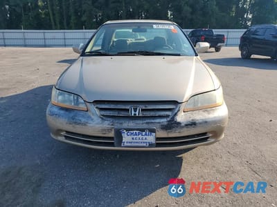Piąte zdjęcie samochodu w środku: 2002 HONDA ACCORD LX VIN:1HGCG56492A060616 - miniatura