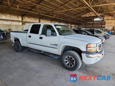 Czwarte zdjęcie samochodu z boku: 2006 GMC SIERRA K2500 HEAVY DUTY VIN:1GTHK23D76F150894 - miniatura