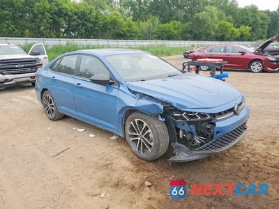 Czwarte zdjęcie samochodu z boku: 2025 VOLKSWAGEN JETTA SPORT VIN:3VWBX7BU9SM086628 - miniatura