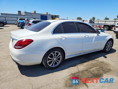Trzecie zdjęcie samochodu z tyłu: 2016 MERCEDES-BENZ C 300 VIN:55SWF4JB5GU151846 - miniatura