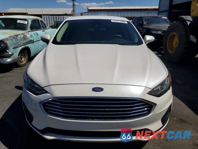 Piąte zdjęcie samochodu w środku: 2019 FORD FUSION SE VIN:3FA6P0HD8KR135362 - miniatura