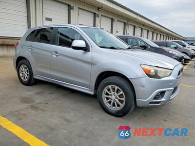 Czwarte zdjęcie samochodu z boku: 2011 MITSUBISHI OUTLANDER SPORT ES VIN:JA4AP3AU8BZ010187 - miniatura