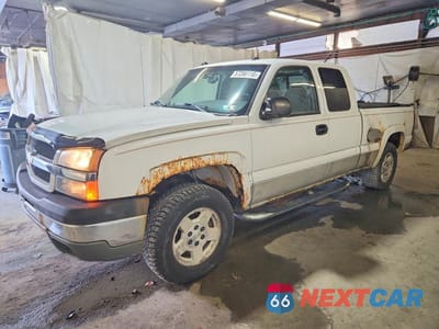 2005 CHEVROLET SILVERADO K1500 1GCEK19B25E159283 - główne zdjęcie licytacji z USA - miniatura