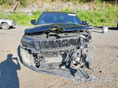 Piąte zdjęcie samochodu w środku: 2025 JEEP GRAND CHEROKEE LAREDO VIN:1C4RJHAG5SC278070 - miniatura