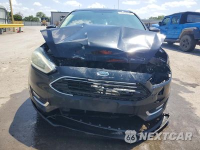 Piąte zdjęcie samochodu w środku: 2016 FORD FOCUS TITANIUM VIN:1FADP3N2XGL286110 - miniatura