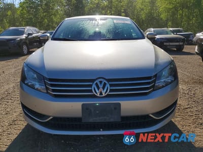 Piąte zdjęcie samochodu w środku: 2014 VOLKSWAGEN PASSAT S VIN:1VWAH7A34EC019118 - miniatura