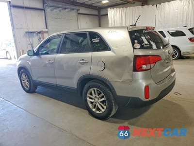 Drugie zdjęcie samochodu z przodu: 2015 KIA SORENTO LX VIN:5XYKTCA62FG613955 - miniatura