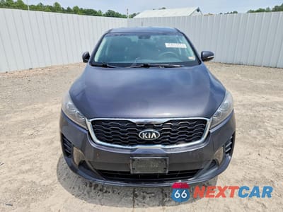 Piąte zdjęcie samochodu w środku: 2019 KIA SORENTO LX V6 VIN:5XYPGDA57KG522746 - miniatura
