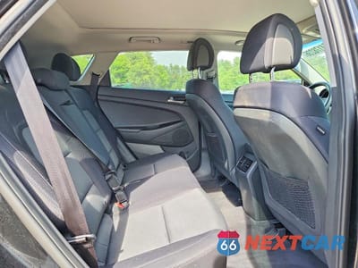 Zdjęcie 11 z 15 samochodu: 2018 HYUNDAI TUCSON VALUE VIN:KM8J3CA2XJU794296 - miniatura