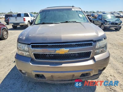 Piąte zdjęcie samochodu w środku: 2013 CHEVROLET SUBURBAN K1500 LT VIN:1GNSKJE70DR158586 - miniatura