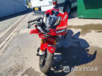 Drugie zdjęcie samochodu z przodu: 2024 DUCATI PANIGALE V4S VIN:ZDMDAGWW2RB008139 - miniatura