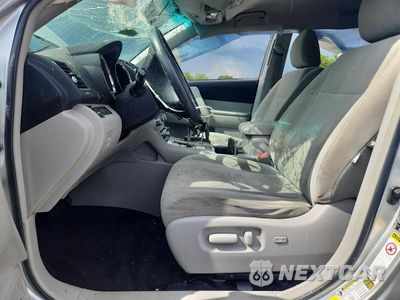 Zdjęcie 7 z 13 samochodu: 2012 TOYOTA HIGHLANDER BASE VIN:5TDBK3EH5CS093568 - miniatura
