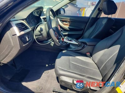 Zdjęcie 7 z 12 samochodu: 2015 BMW 320 I VIN:WBA3B1G54FNT04228 - miniatura