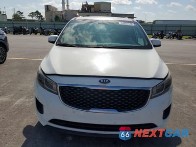 Piąte zdjęcie samochodu w środku: 2016 KIA SEDONA LX VIN:KNDMB5C15G6217239 - miniatura