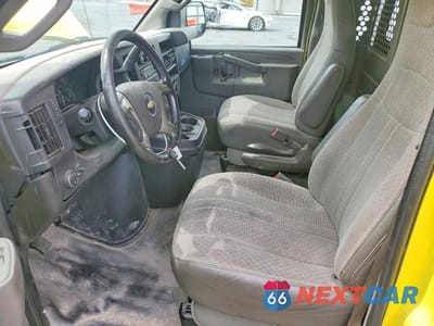 Zdjęcie 7 z 13 samochodu: 2019 CHEVROLET EXPRESS G2500 VIN:1GCWGAFP4K1158595 - miniatura