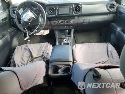 Zdjęcie 8 z 13 samochodu: 2019 TOYOTA TACOMA SR V6 VIN:3TMCZ5AN2KM197165 - miniatura