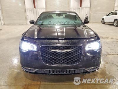 Piąte zdjęcie samochodu w środku: 2018 CHRYSLER 300 S VIN:2C3CCAGG1JH127516 - miniatura