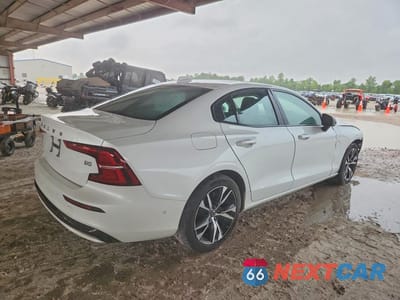 Trzecie zdjęcie samochodu z tyłu: 2024 VOLVO S60 PLUS VIN:7JRL12FL3RG281322 - miniatura